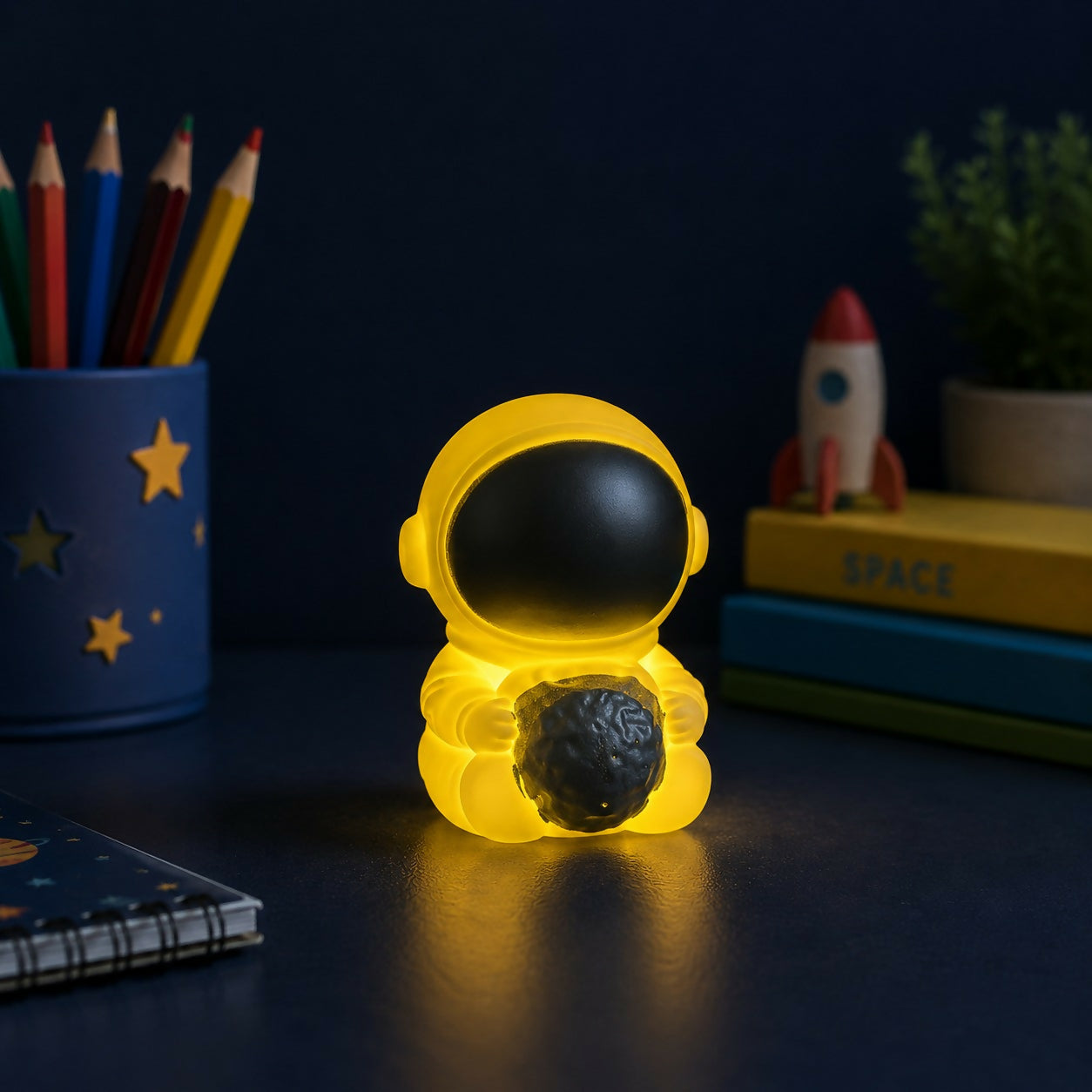 Astronaut LED Night Lamp